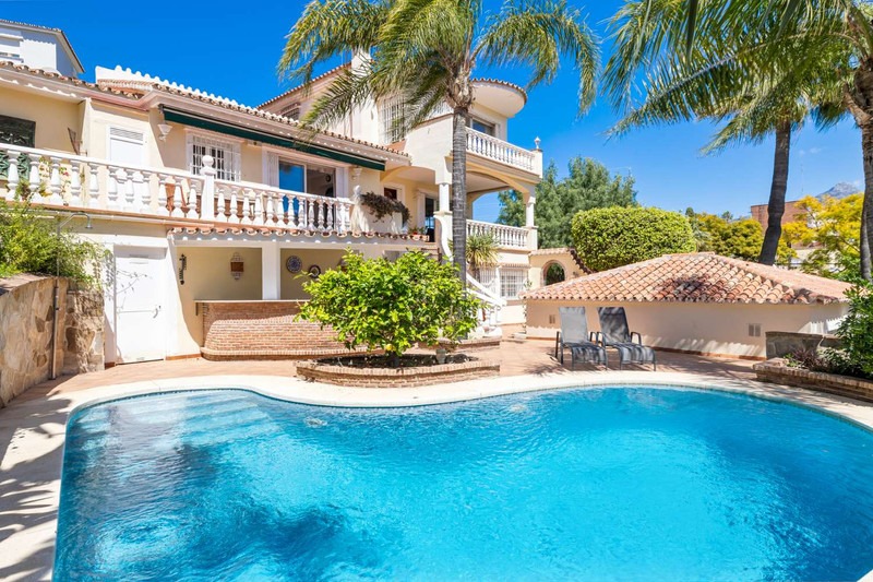 Nueva Andalucia Villa, Marbella 4 bed 4 bath